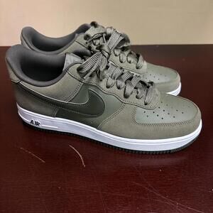 NIKE AIR FORCE 1 Olive White Cargo Khaki Mens Size 8-13 Casual Shoe IB6388-200
